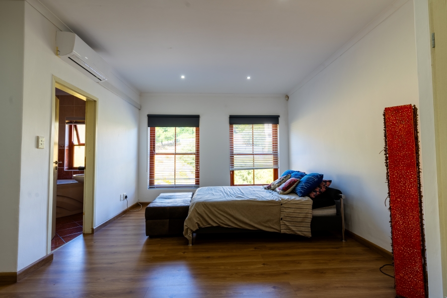 7 Bedroom Property for Sale in Plattekloof Western Cape